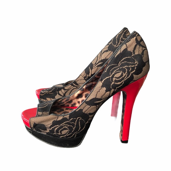 Betsey Johnson Samantha Red High Heels Size 8.5 - Picture 4 of 6